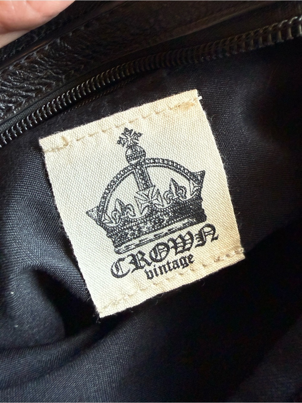 Crown Vintage Fringe Leather Shoulder Bag - Picture 4 of 5